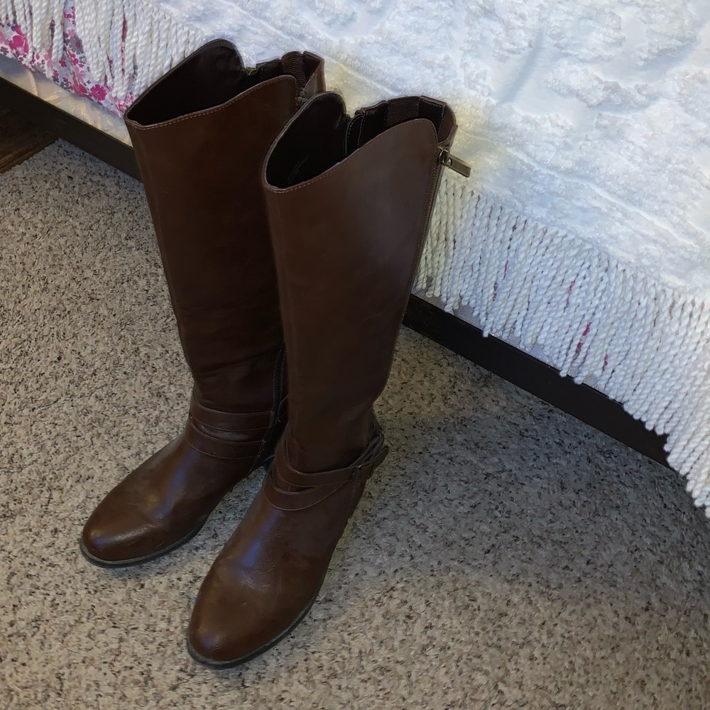 Tall Knee Length Brown Boots - Picture 4 of 4